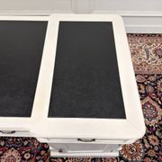 Ensemble de bureau blanc classique avec chaise de bureau