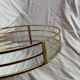 Plateau vintage rond en métal doré et miroir