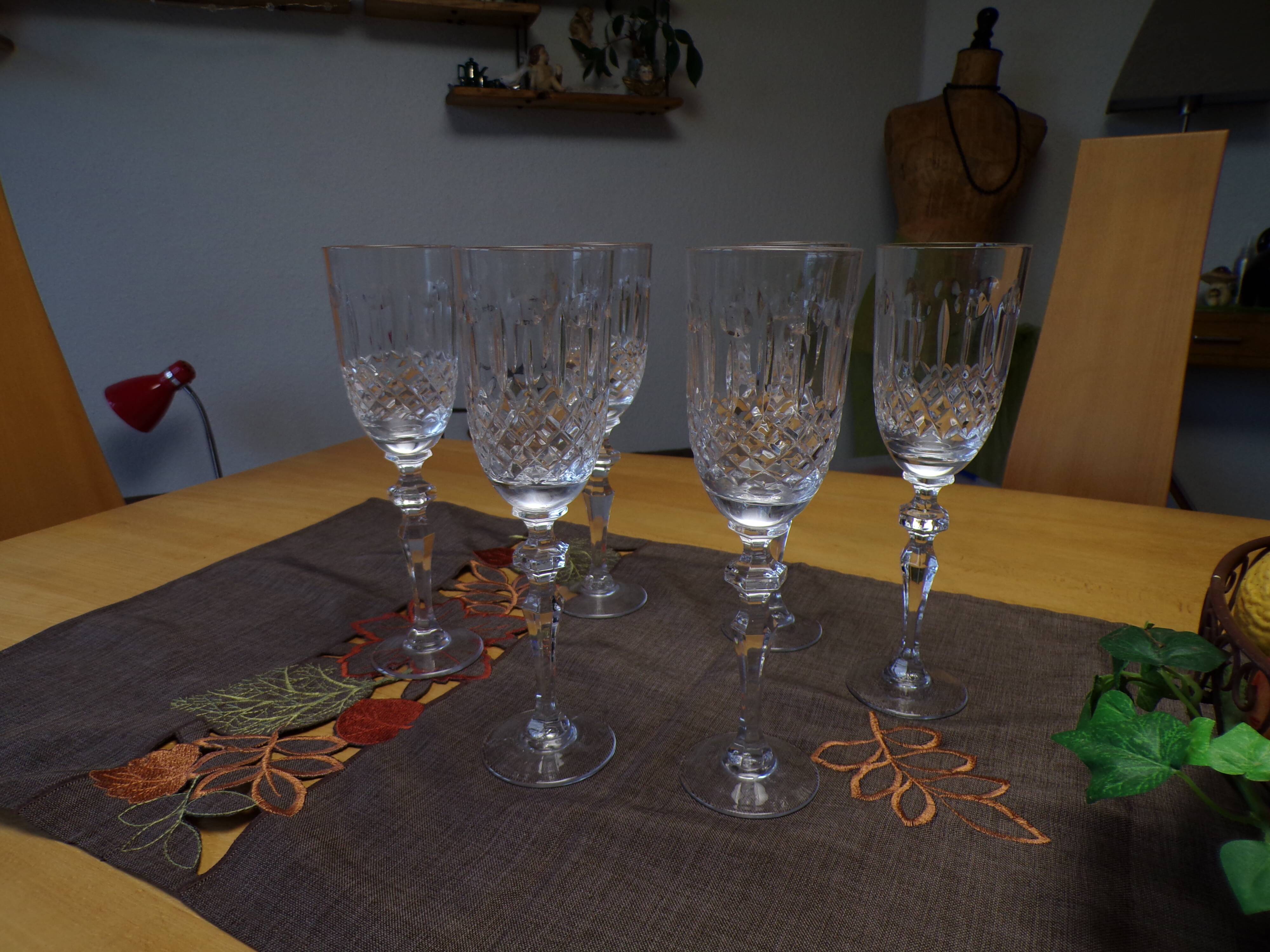 Six crystal champagne flutes signed Cristalleries de Lorraine, Charlotte model