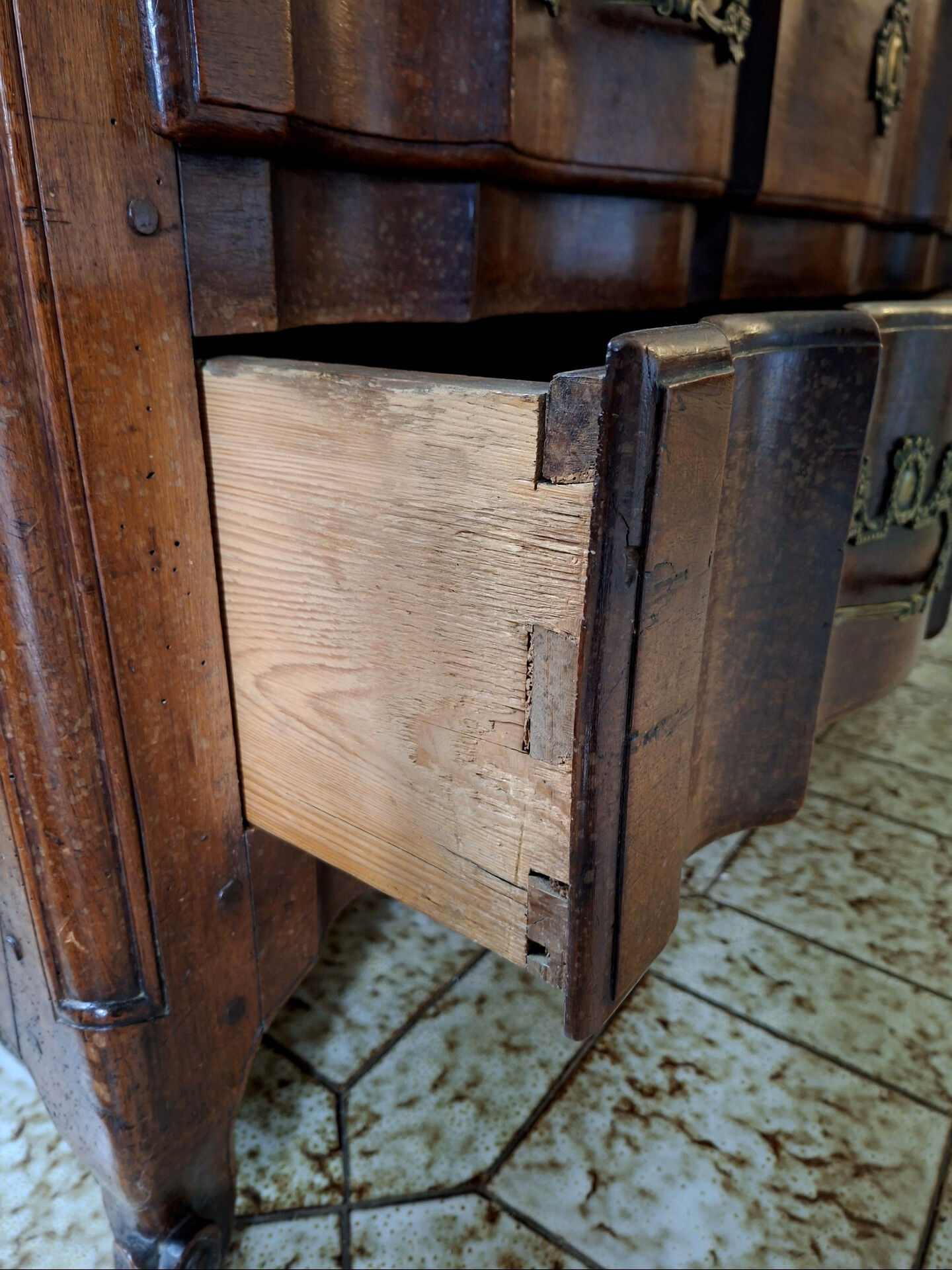 Bordeaux Crossbow Commode in Solid Mahogany, Louis XV Period