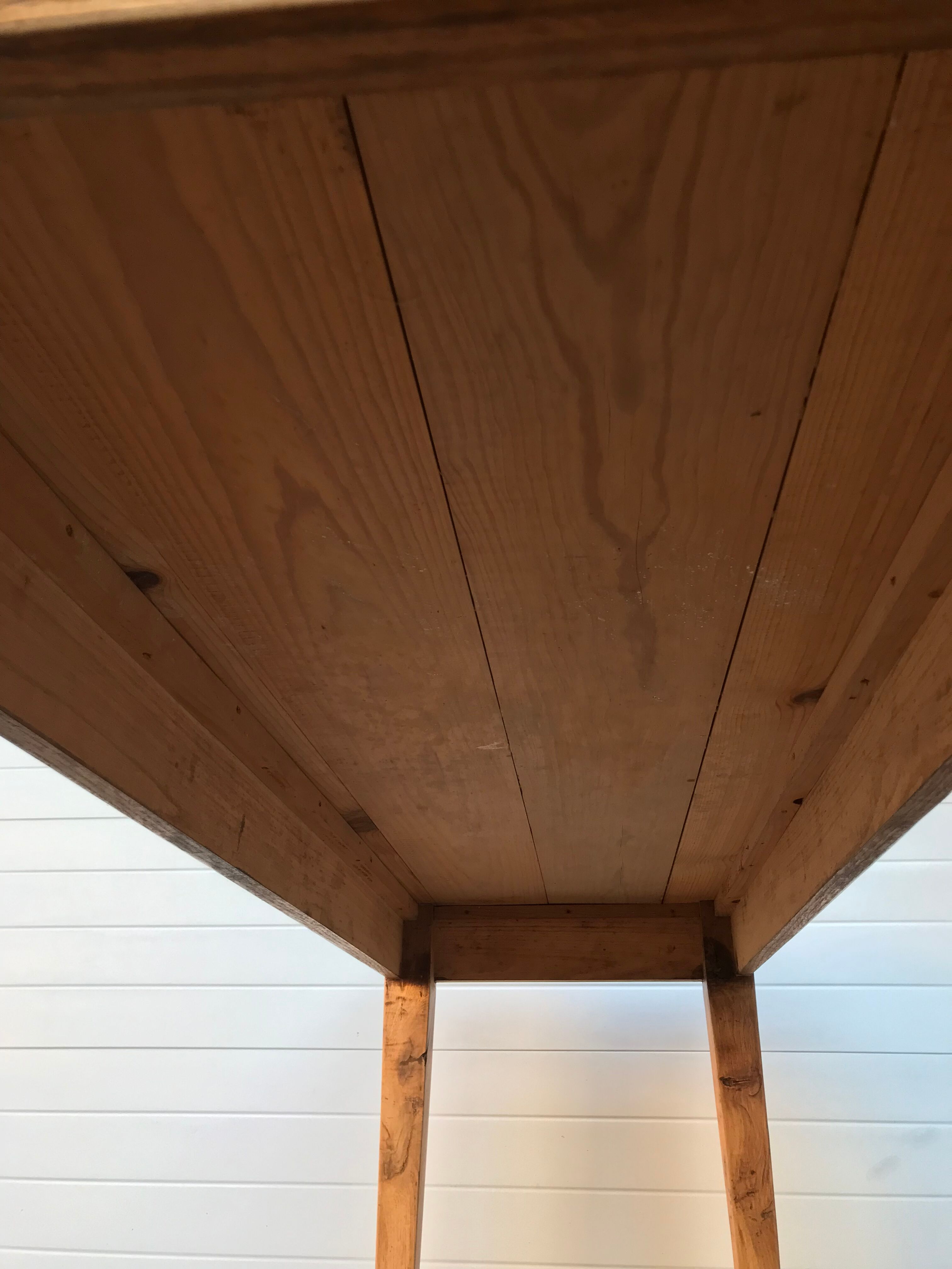 Farm table