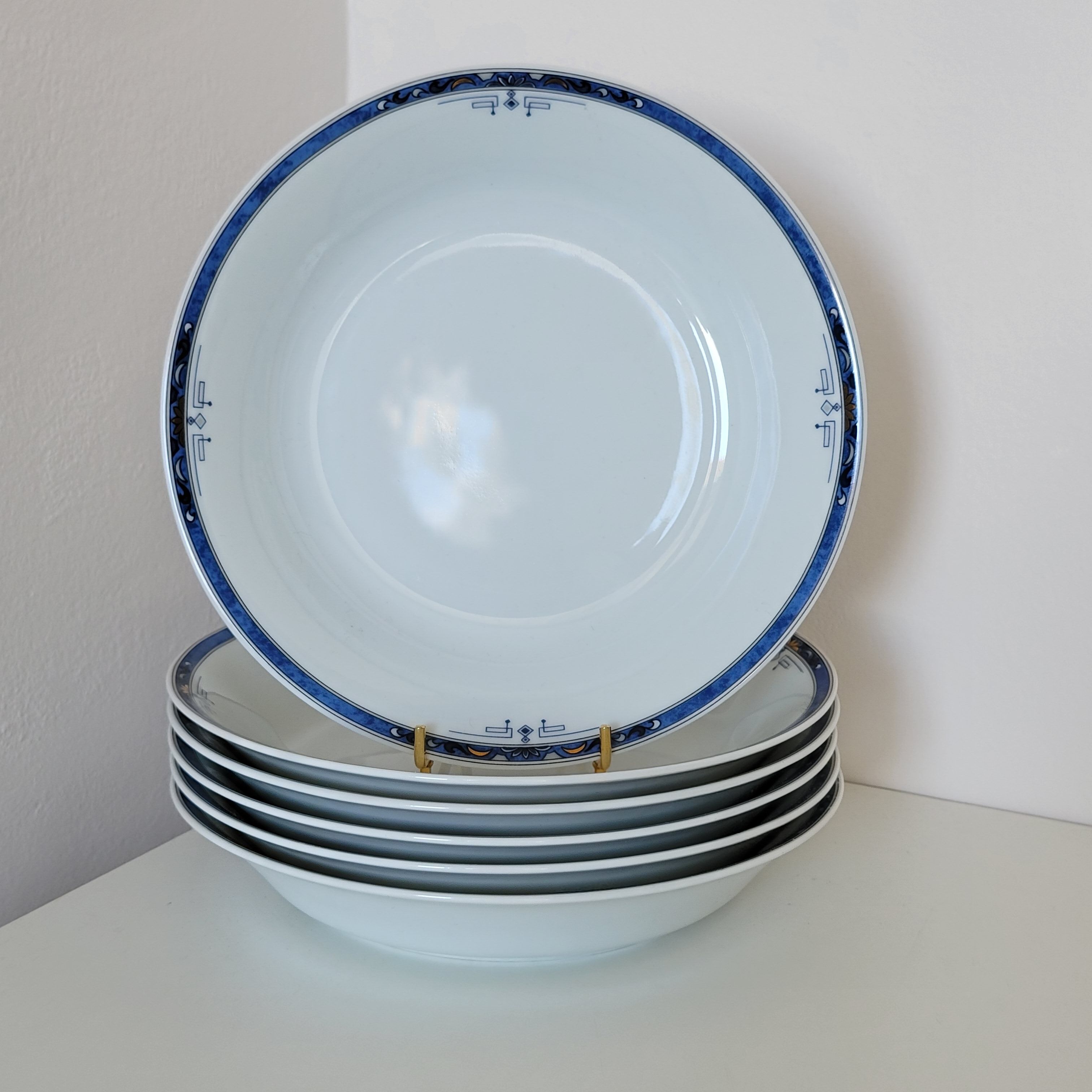 Service De Table Art Déo 61 Pièces En Porcelaine De France, Marque AV, Années 1920/30