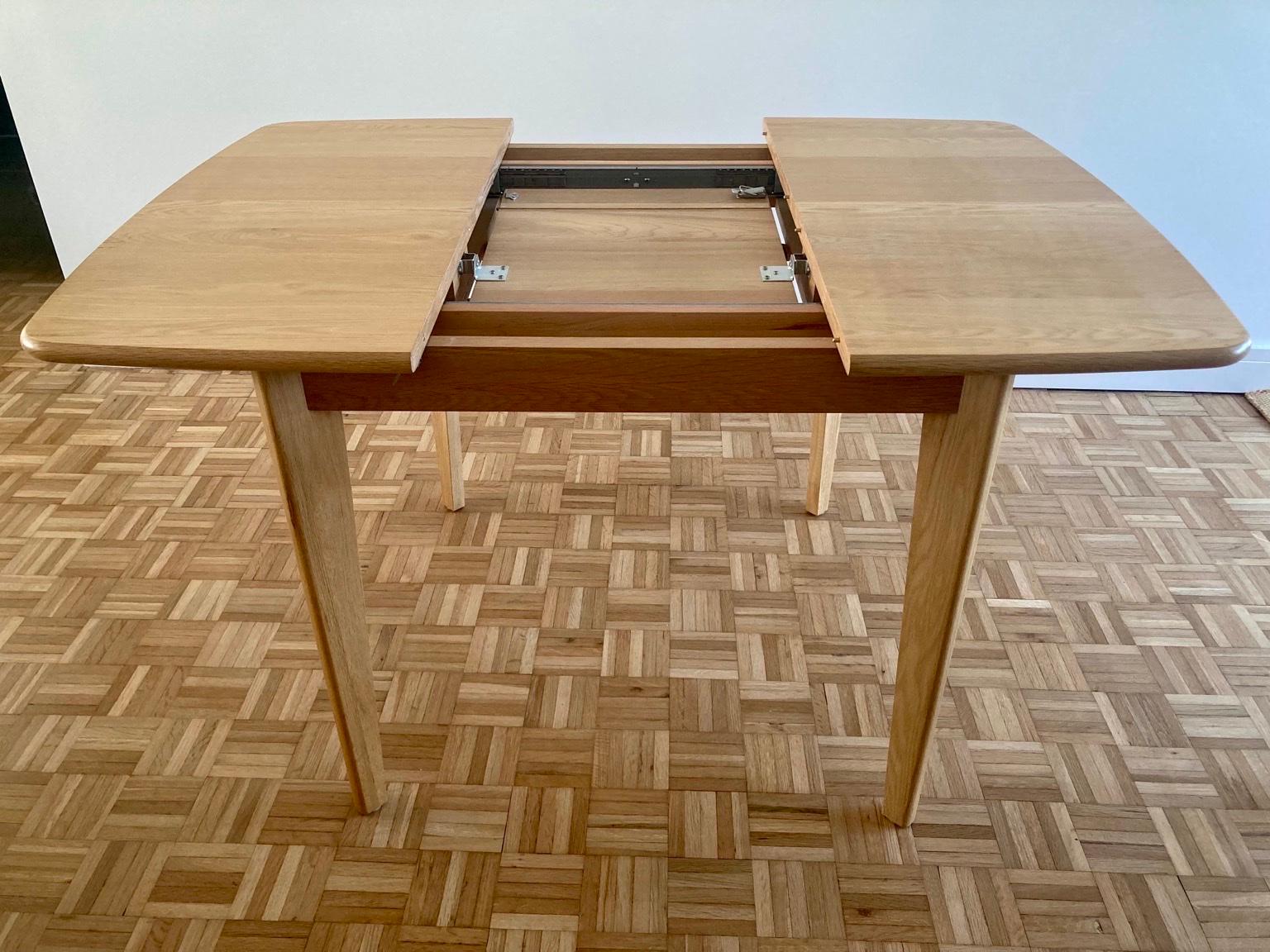 Solid oak extension table scandinavian style