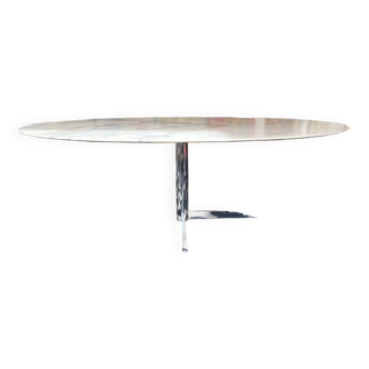 Table ovale en marbre blanc Arabescato