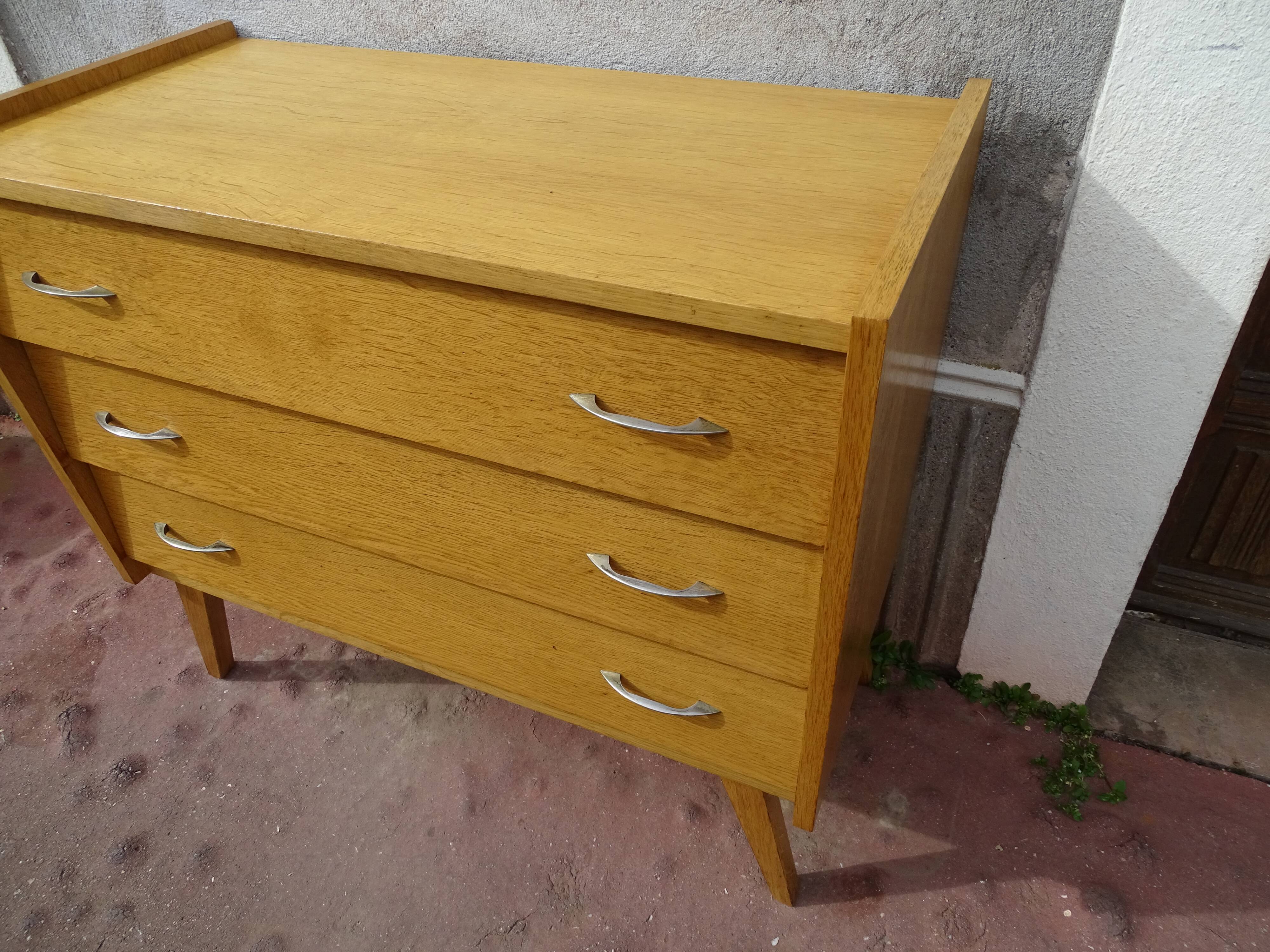 Commode trois tiroirs vintage années 60 pieds compas
