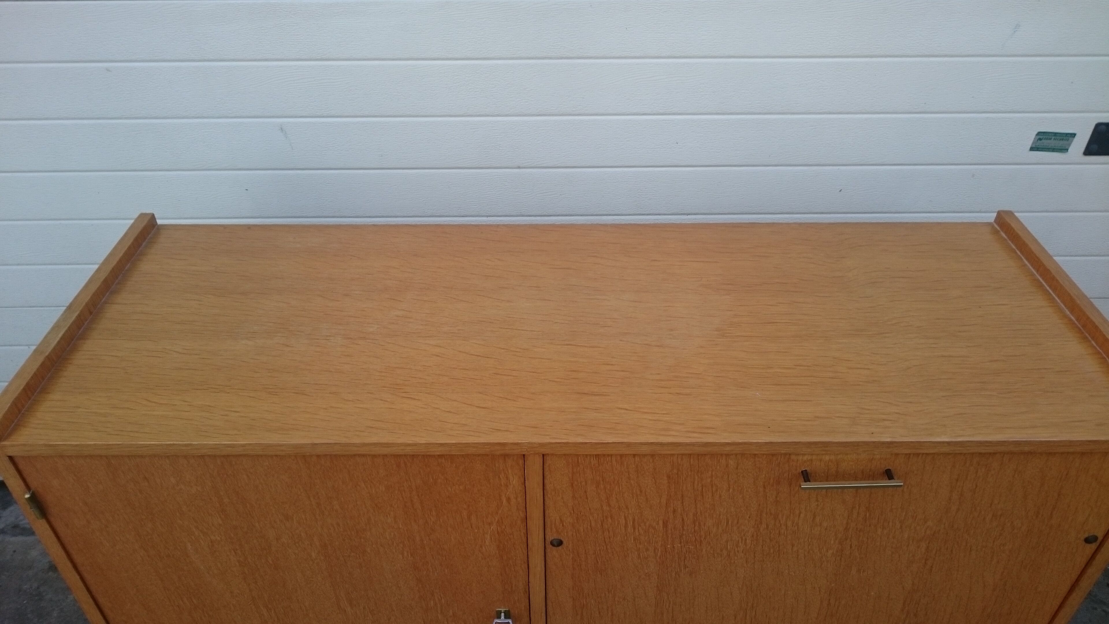 Enfilade vintage compass feet