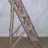Old painter or flat-and-go ladder