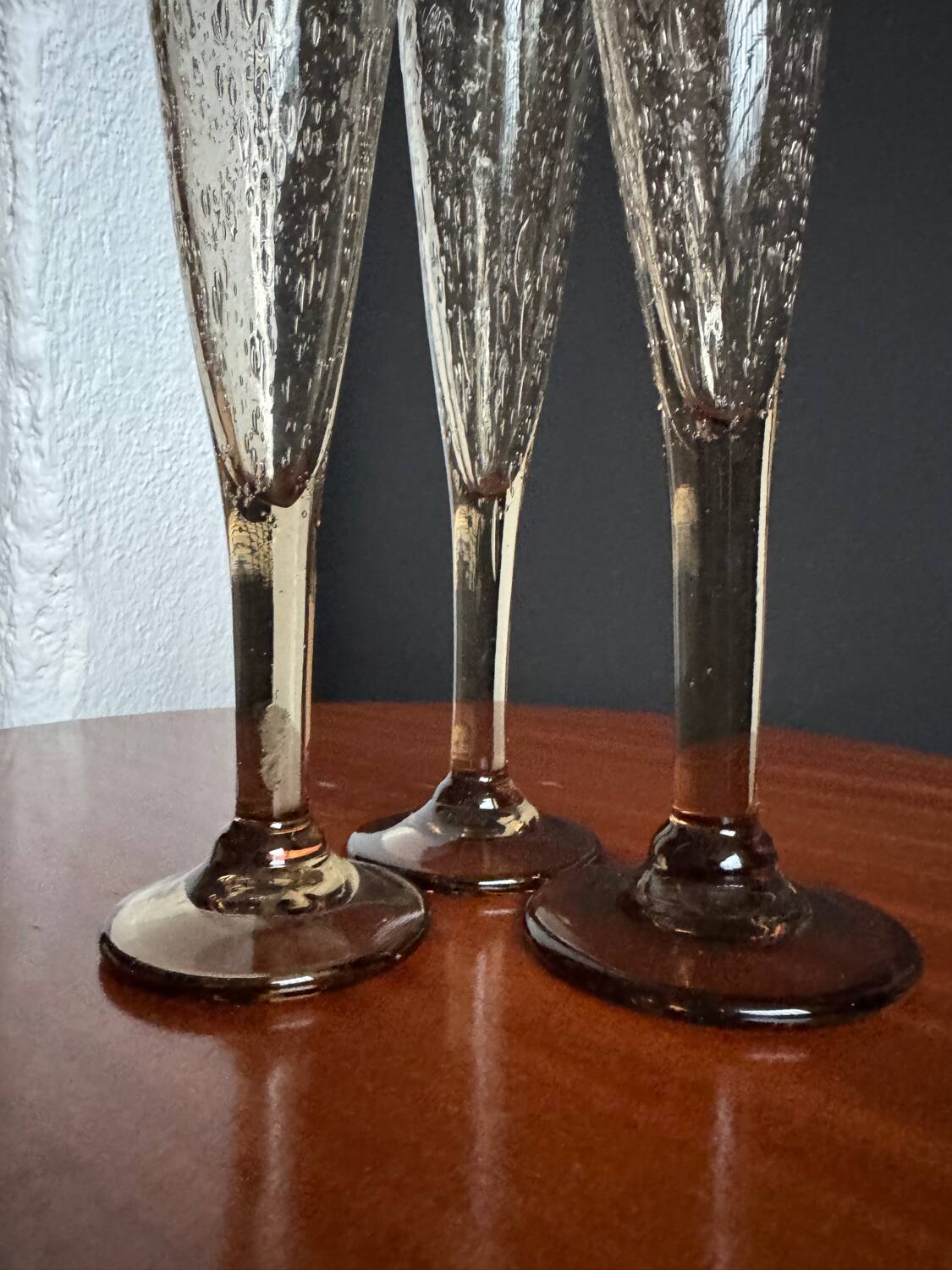 Champagne flutes bubble glass Biot