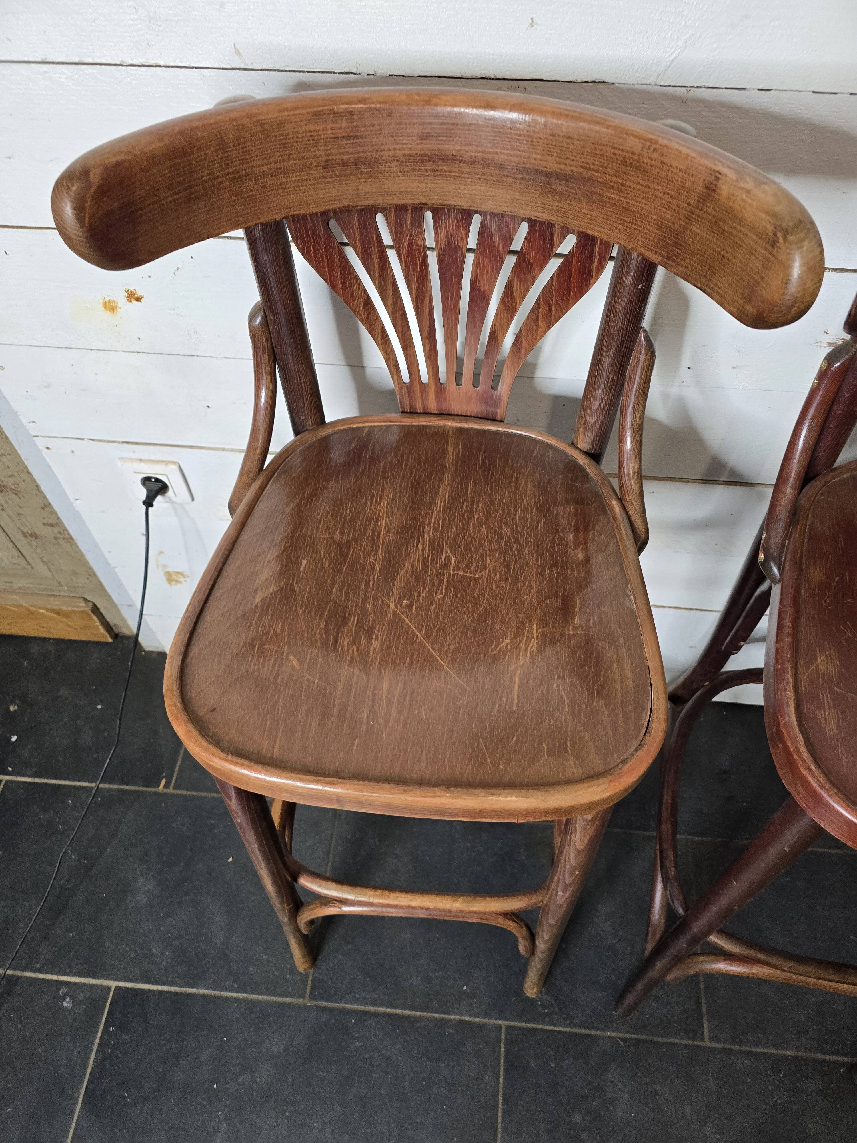Paire de tabourets de bar à dossier