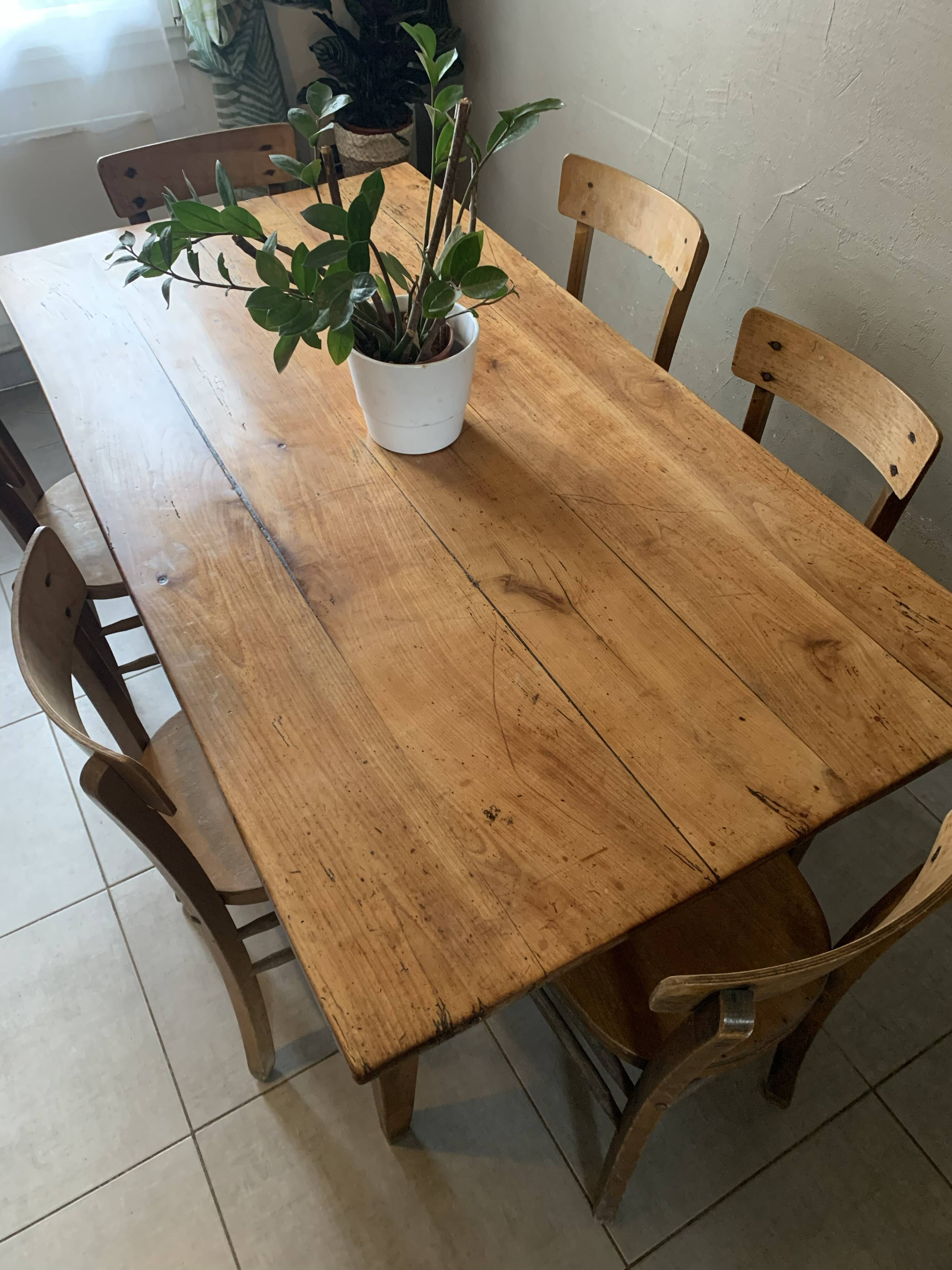 Large vintage farmhouse table from the 50s in solid wood (oak)
