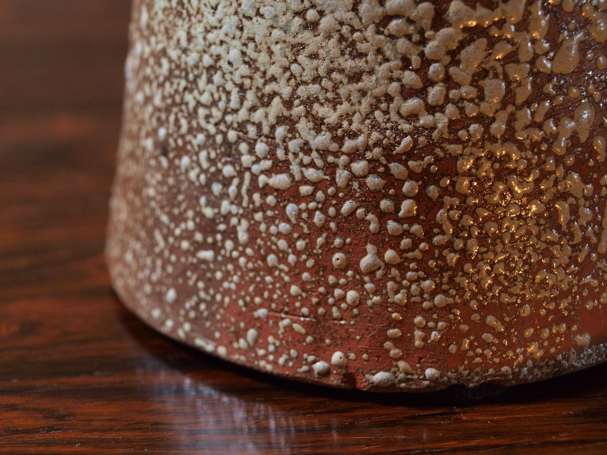 Vase diabolo brutaliste de Joël Baudoin, années 60