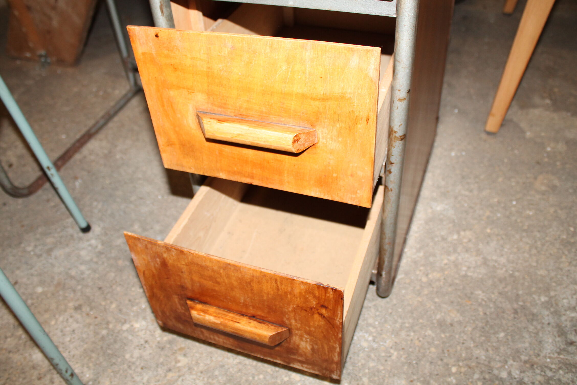 Bureau enfant et sa chaise assortie