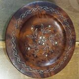 Wooden thuya catchall enhanced with metal wire and mother-of-pearl.