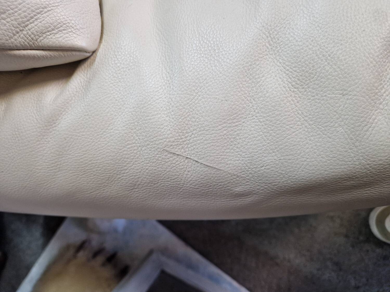 Maralunga White Leather Sofa By Vico Magistretti For Cassina, 1970s No. 2