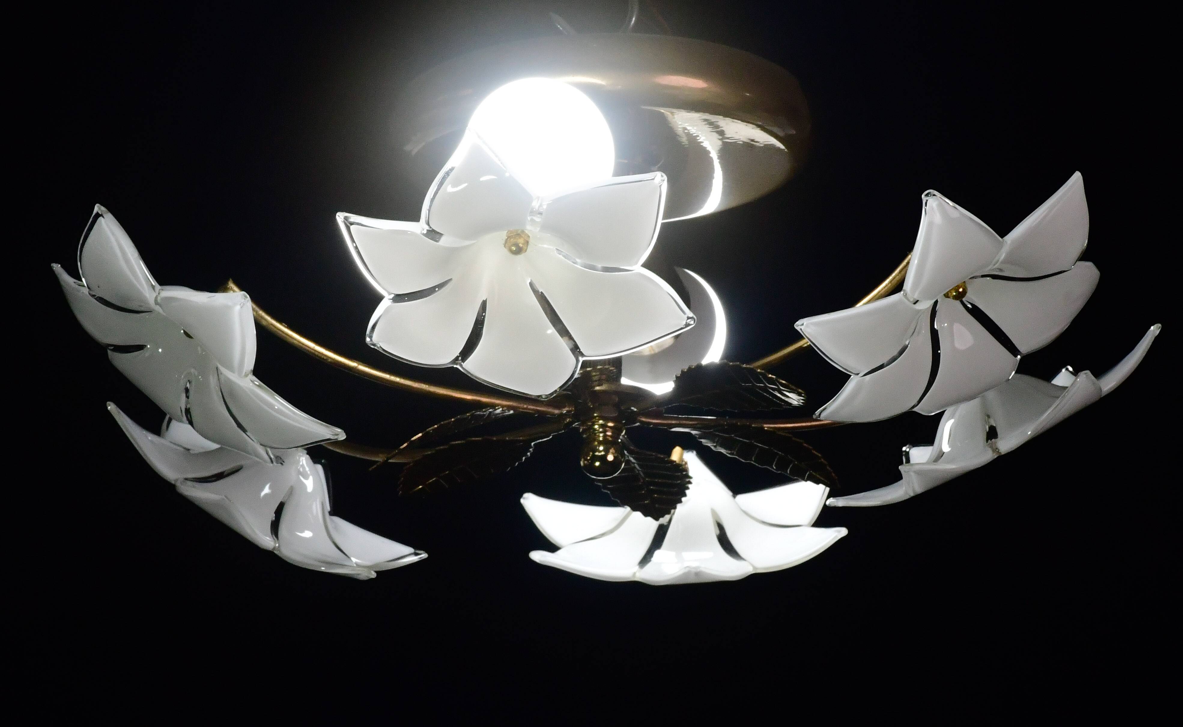 Petite vintage Murano ceiling light white flowers, 1970s