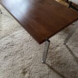 Table basse design en métal chromé et teck 1970