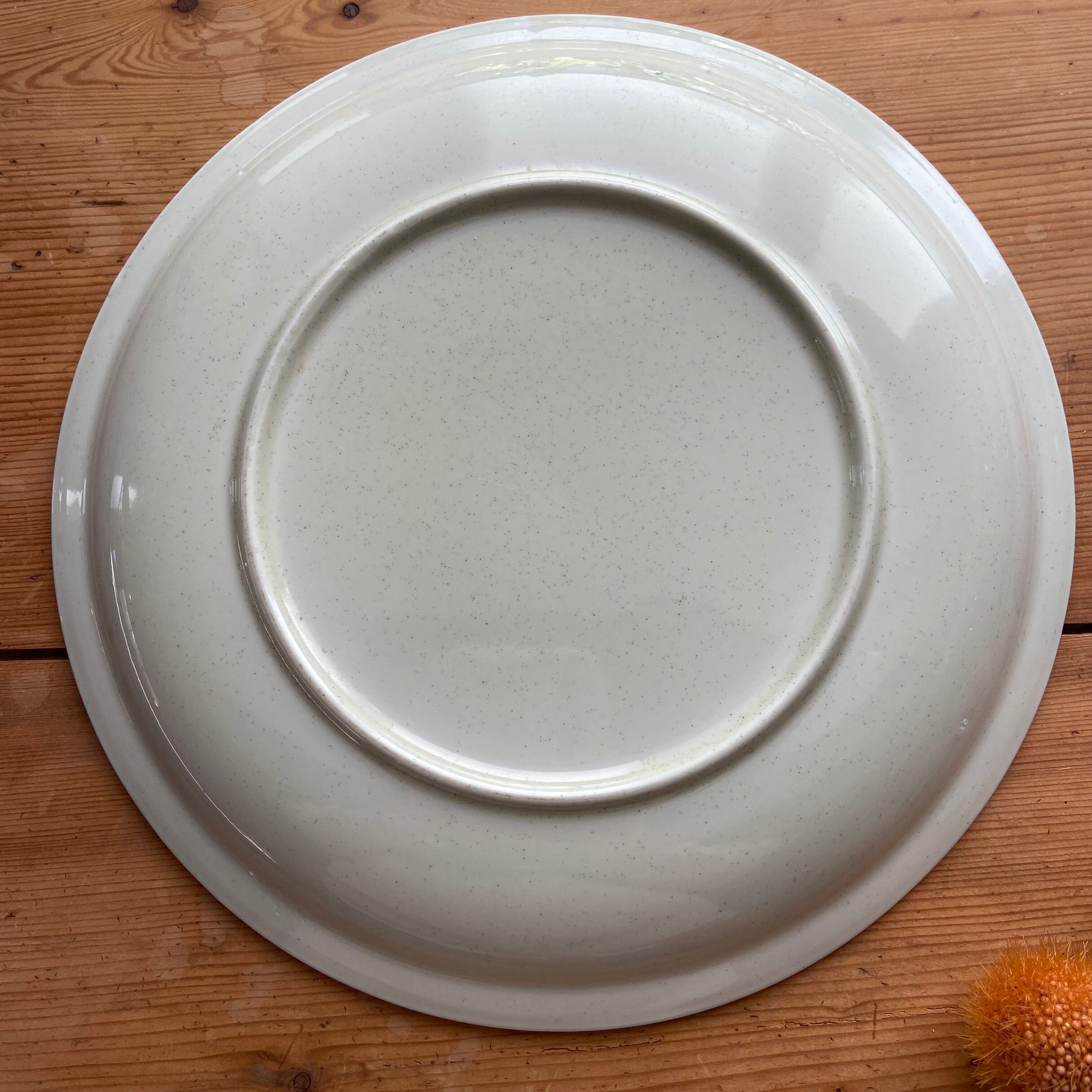 Serving dish in Sarreguemines earthenware