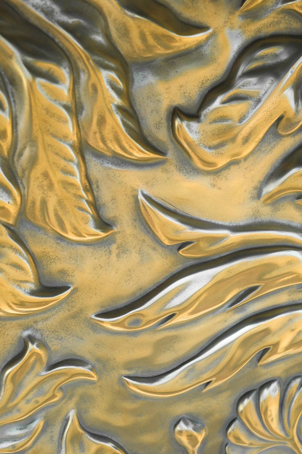 Folia Solaire, bas-relief floral, finition laiton