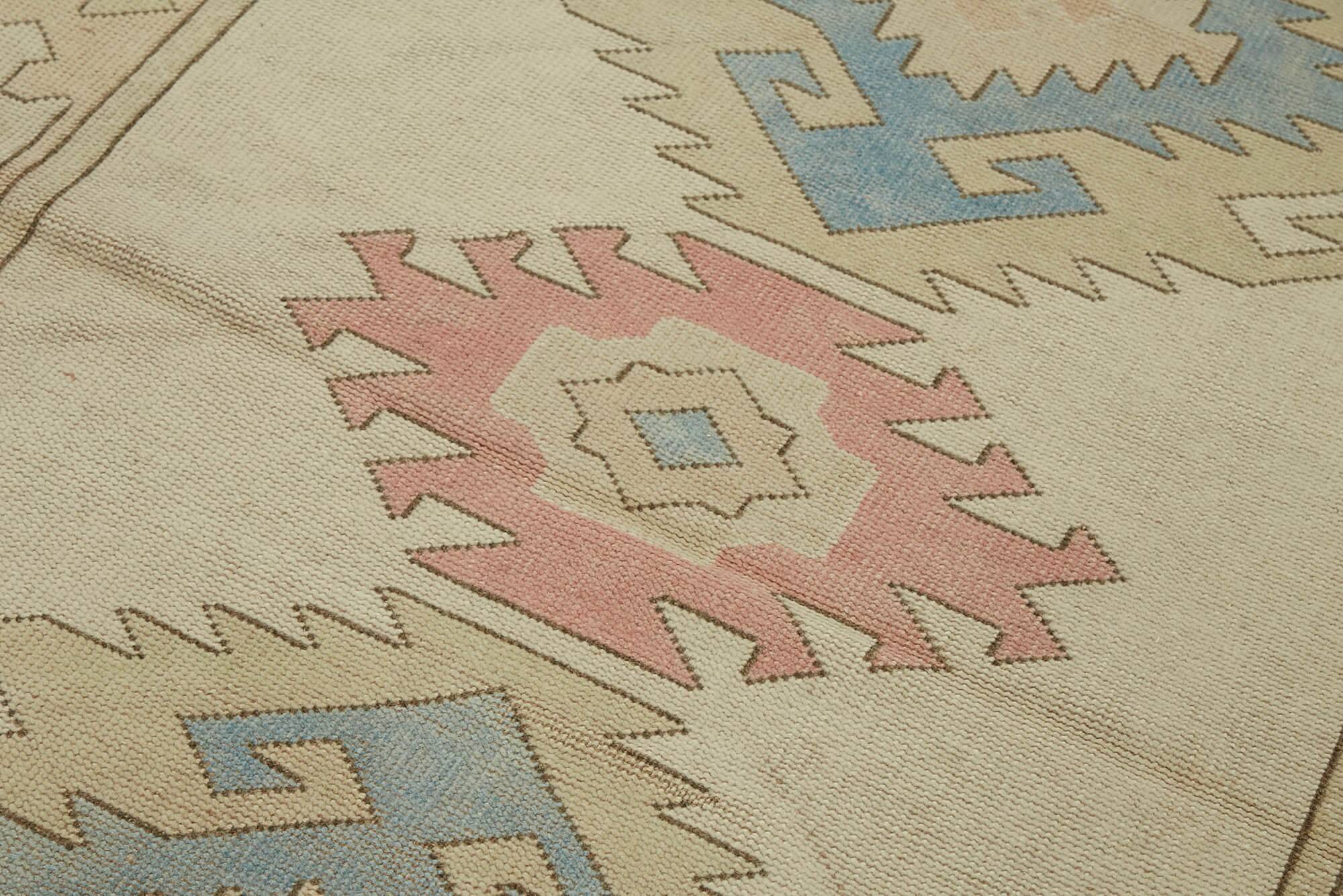 Turkish Vintage Anatolian Rug 126 cm x 202 cm