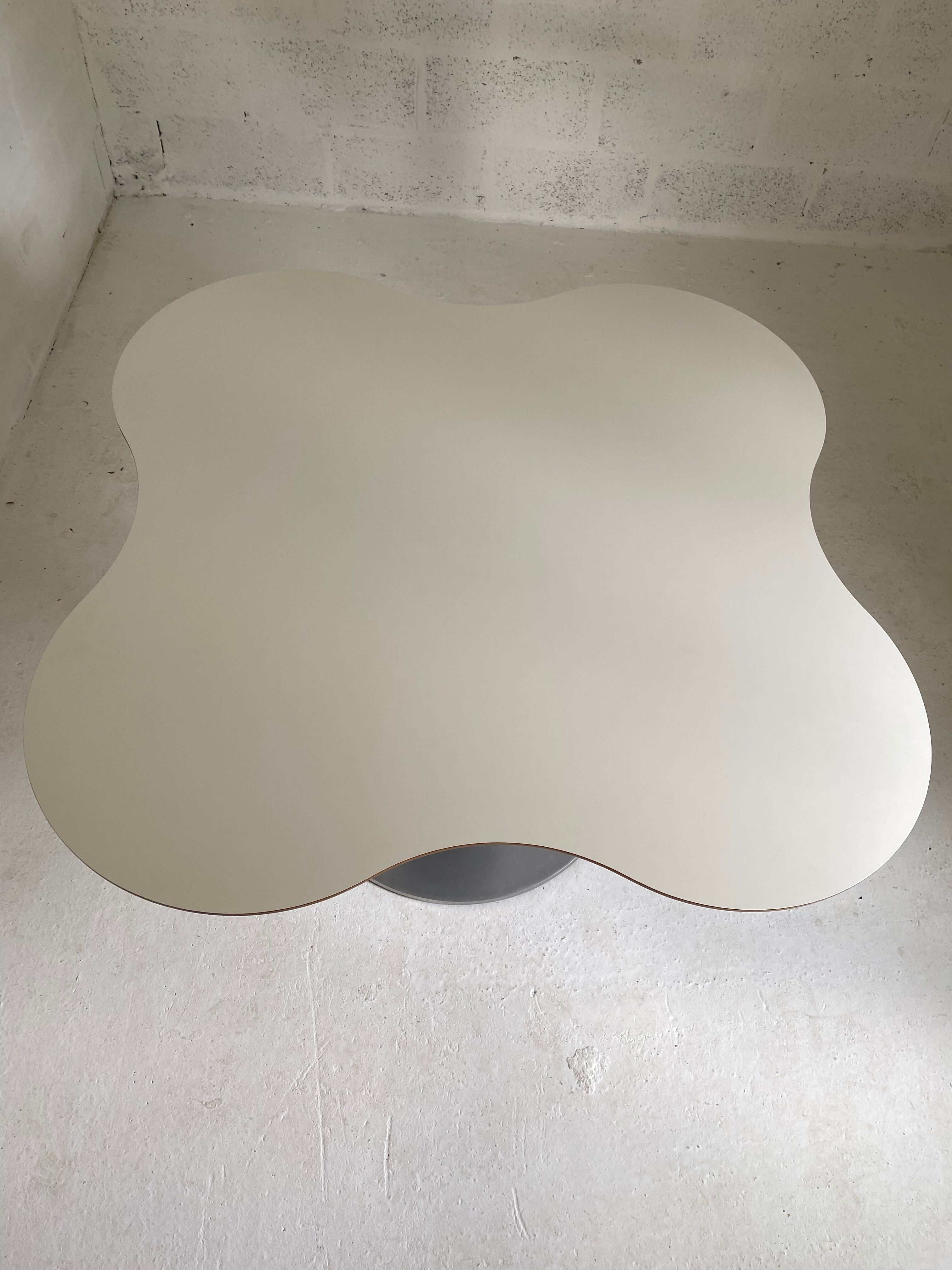 Vintage cloud table 1970