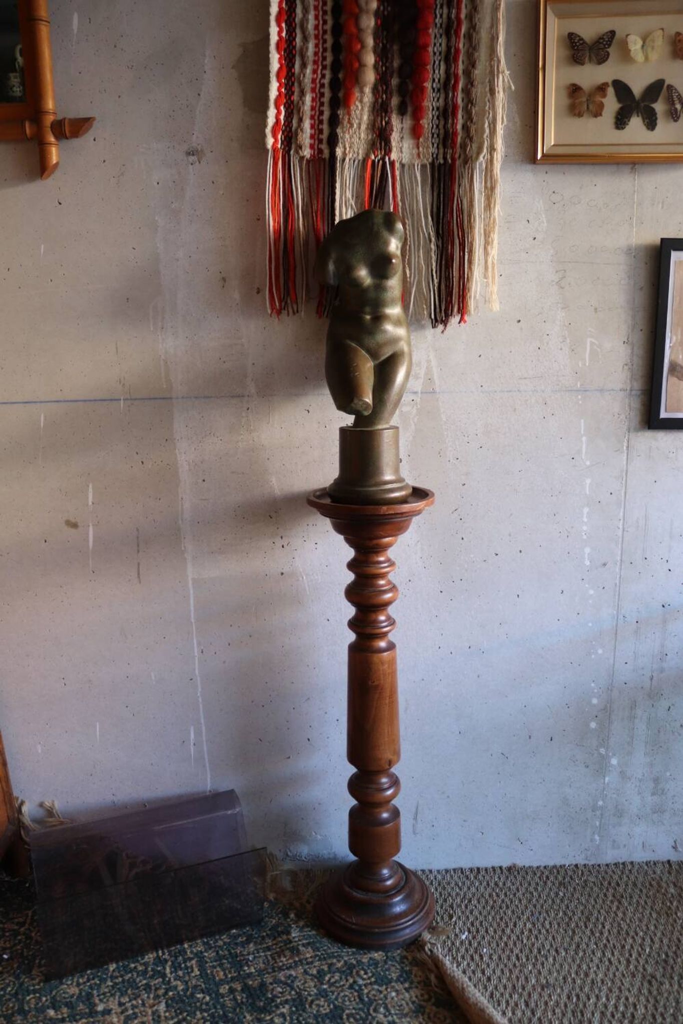 Vintage turned wooden column selette pedestal