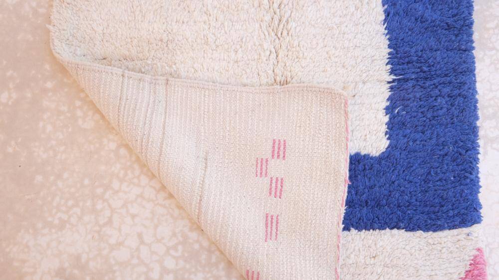 Contemporary Moroccan Rug - 249 x 121 cm