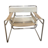 Wassily chair in white leather with chrome base