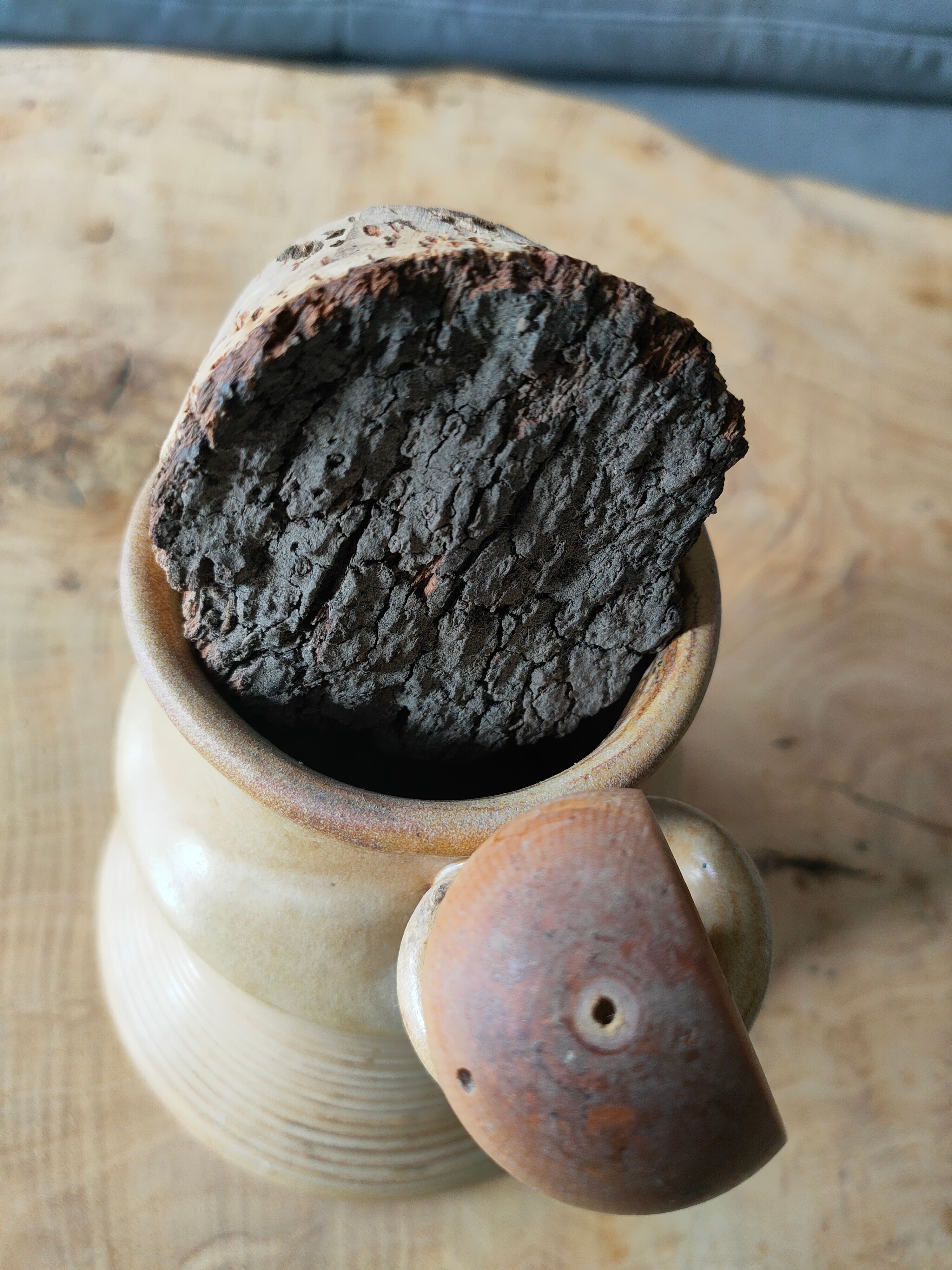 Olive pot in sandstone