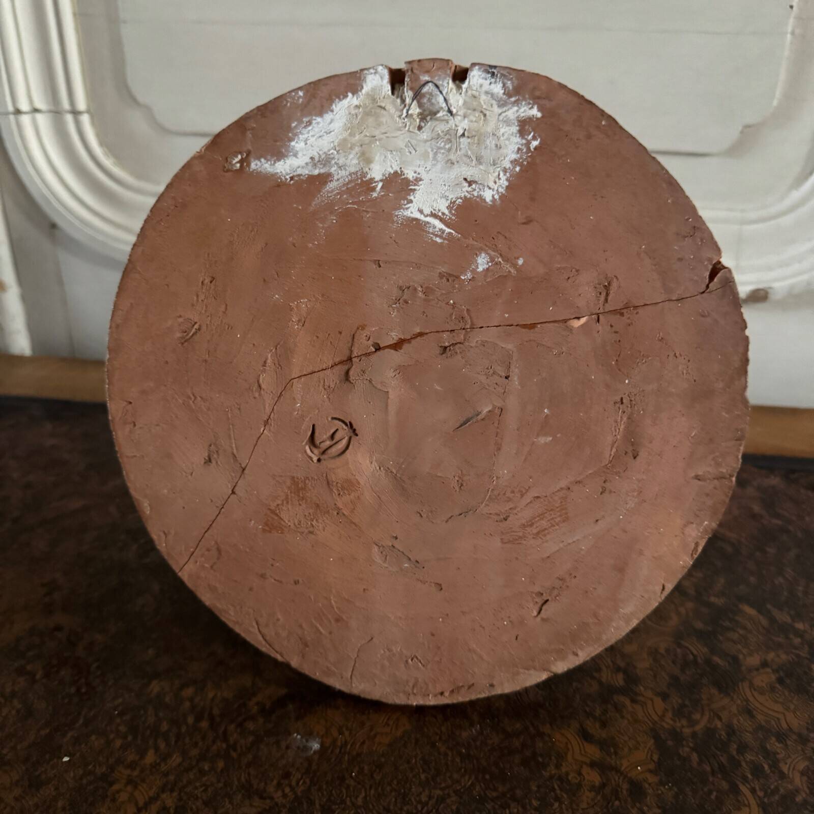 Médaillon en terre cuite par Charles Filleul travail d'atelier, XXe s.
