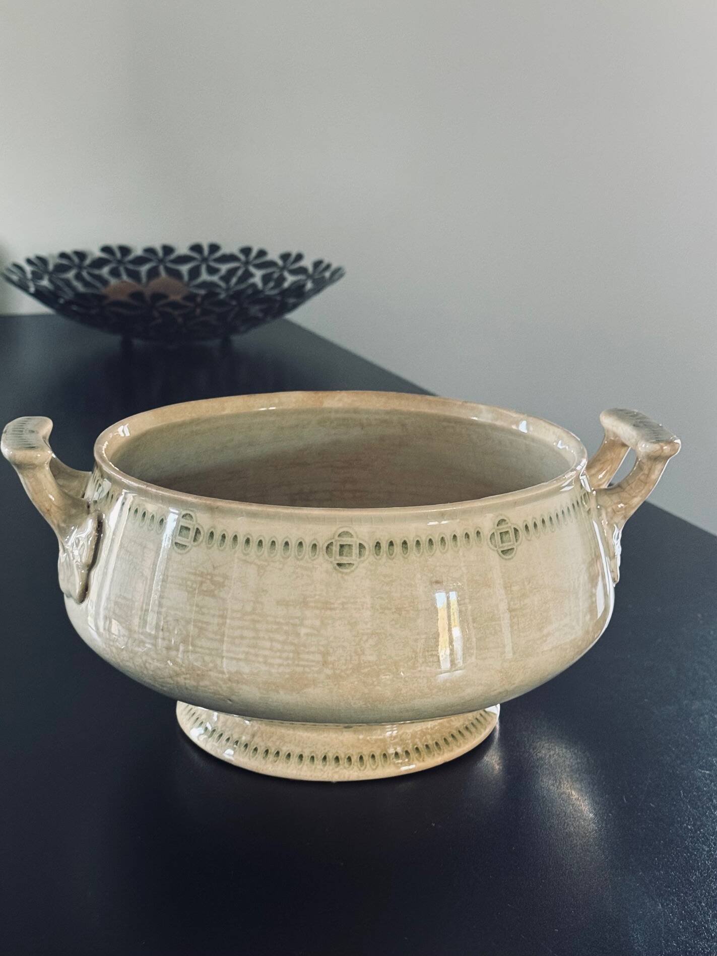 Vegetable dish (or soup tureen) Creil & Montereau, Dublin