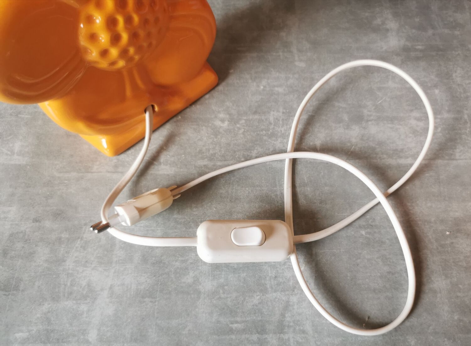 Vintage lamp flower marguerite