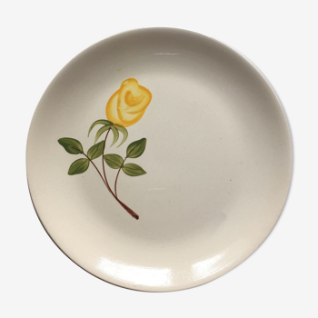 Assiette en faience de Digoin décorée d’une rose jaune
