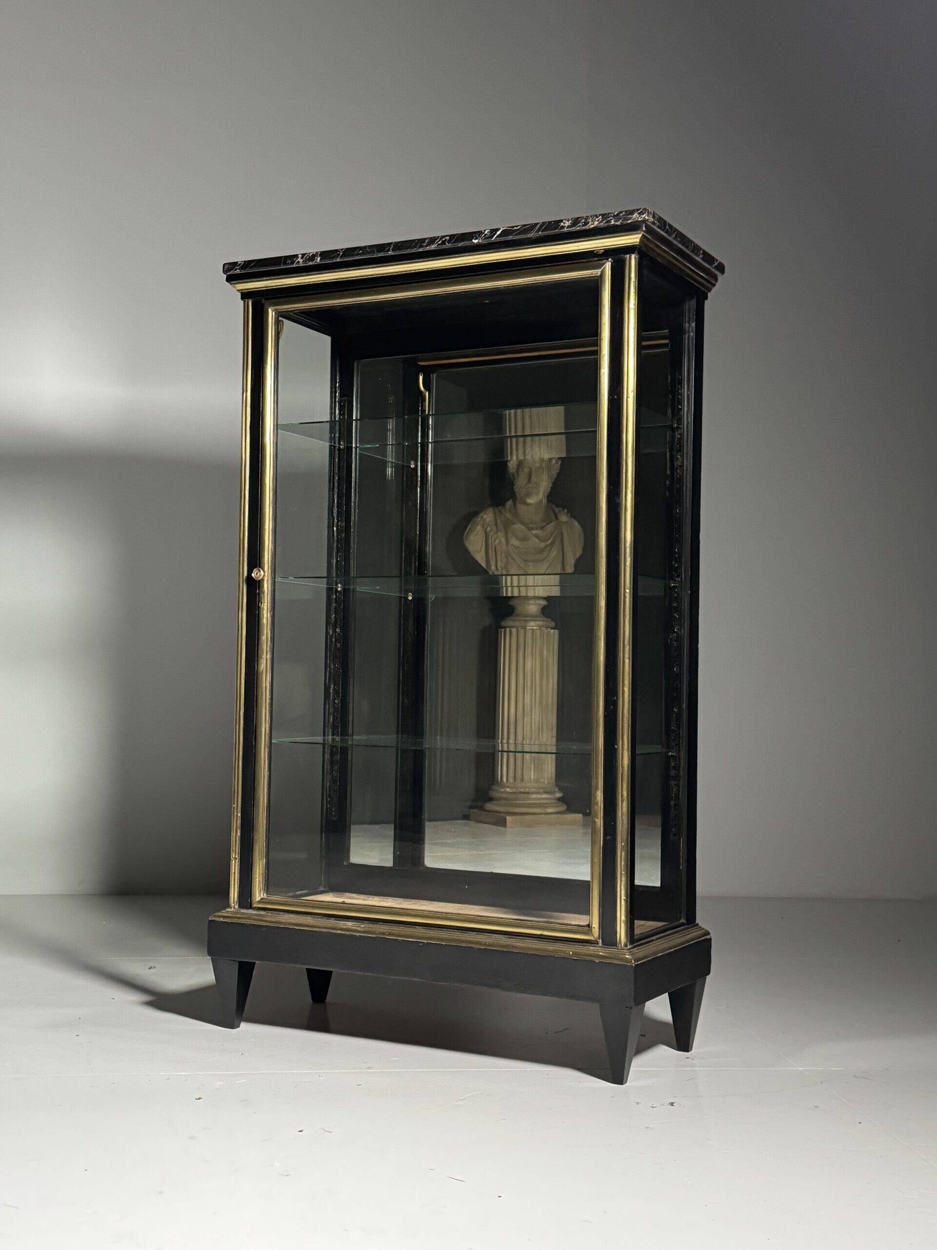 Napoleon III display cabinet 19th century