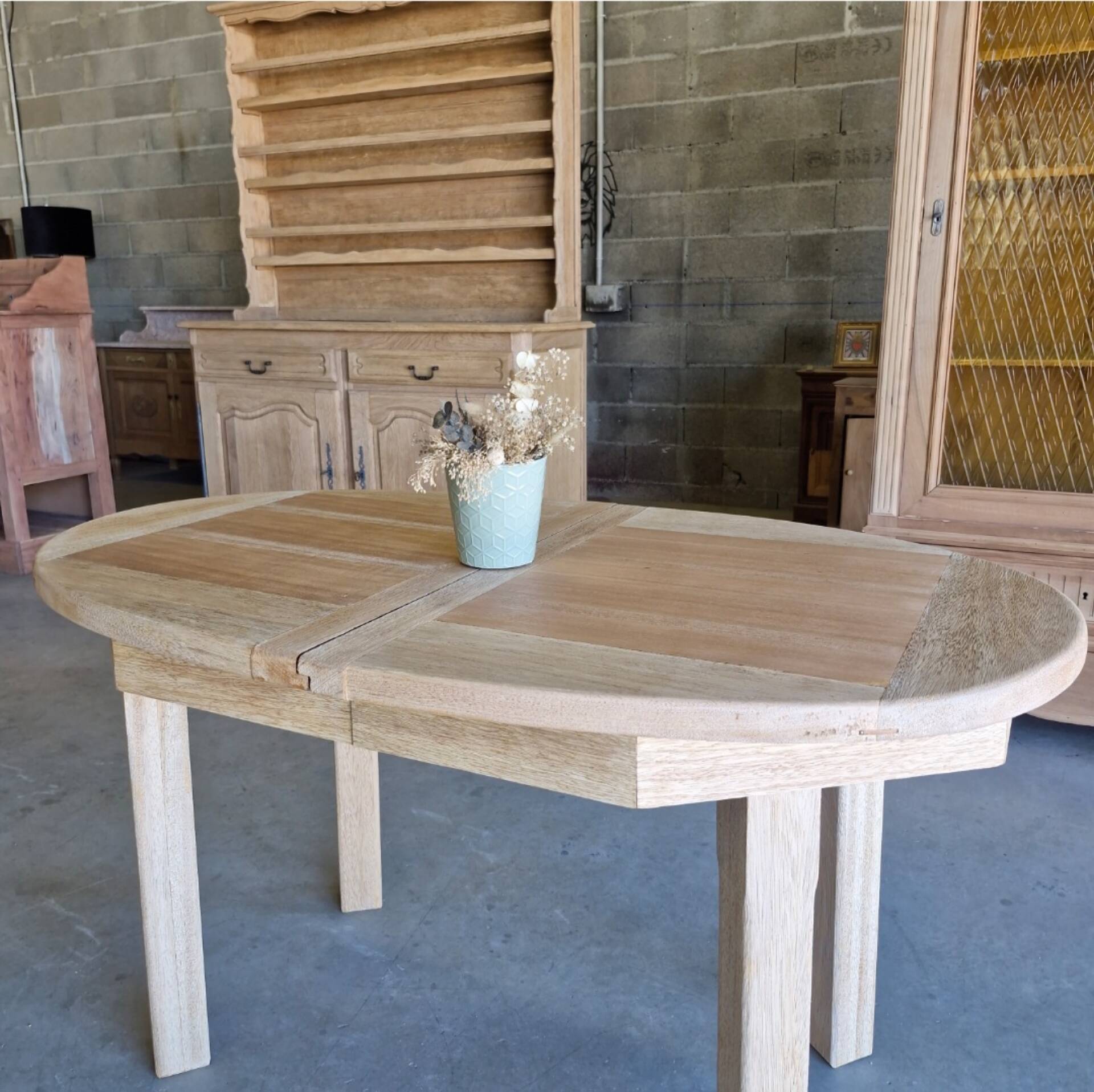 Oval wooden table – 2 extensions – sandblasted & varnished