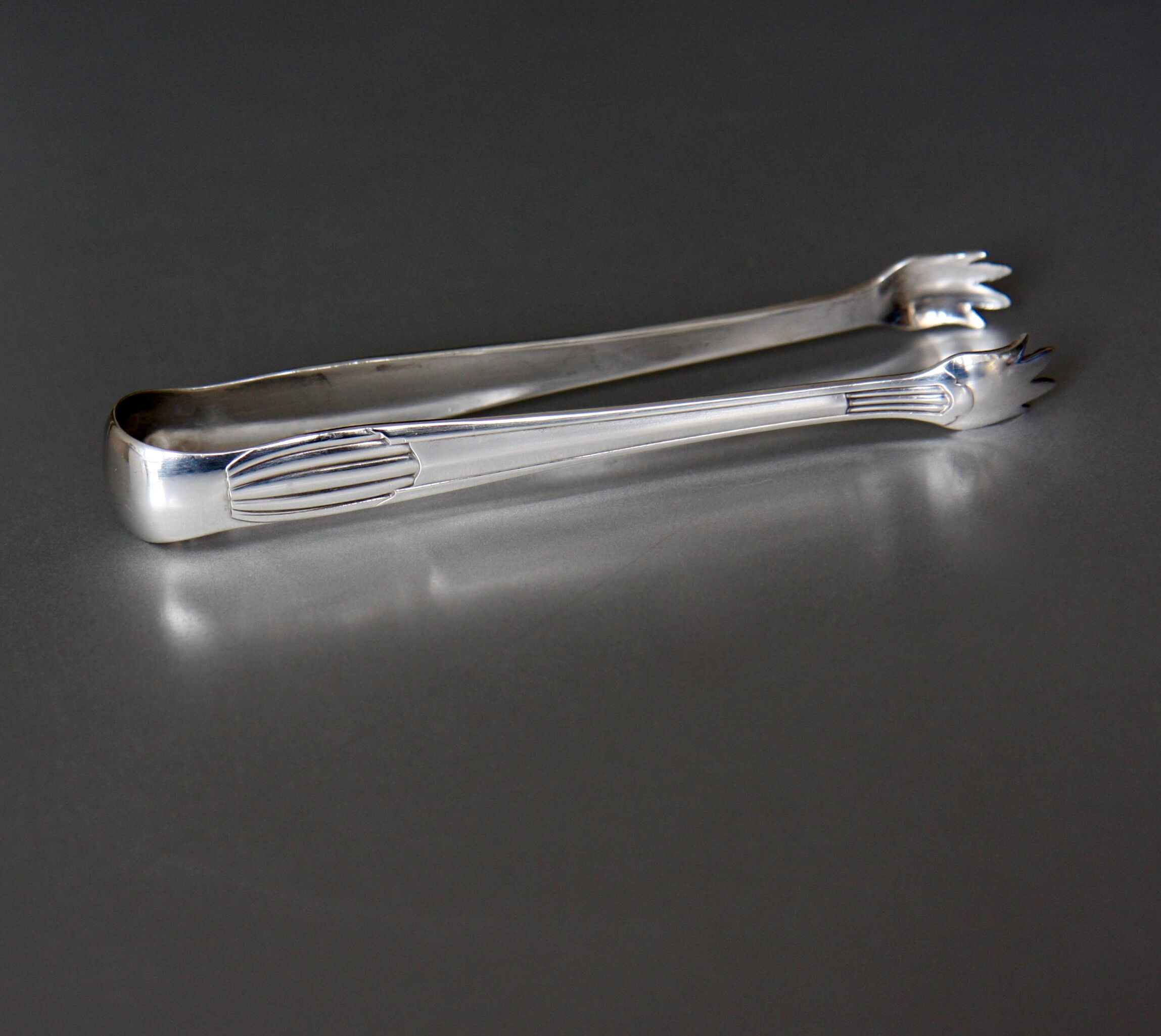 Art Deco-style silver metal sugar pinch 1930