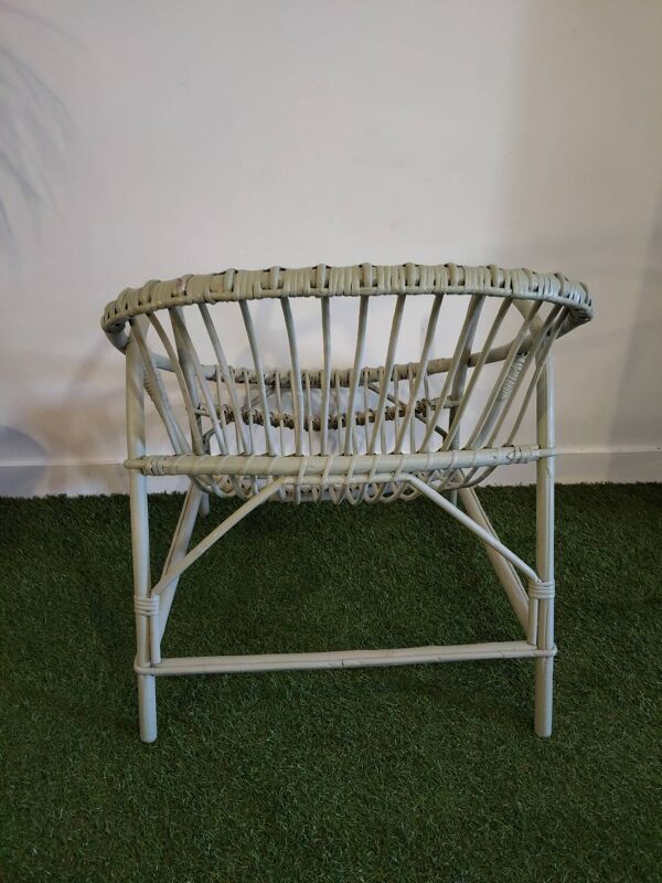 Fauteuil corbeille vintage en rotin – teinte vert gris
