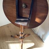 Guéridon anglais tripode à plateau basculant.