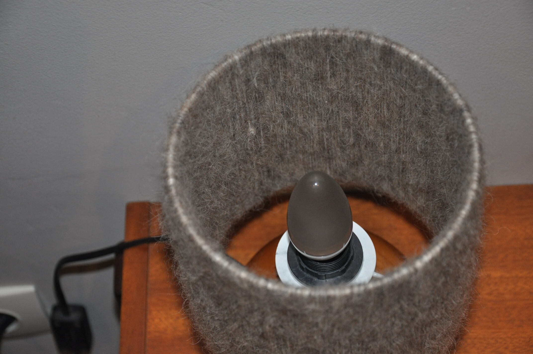 Wood and wool lamp