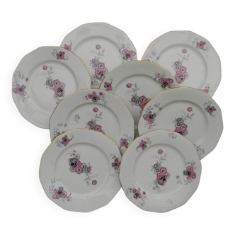 Lot de 8 assiettes à dessert en porcelaine.