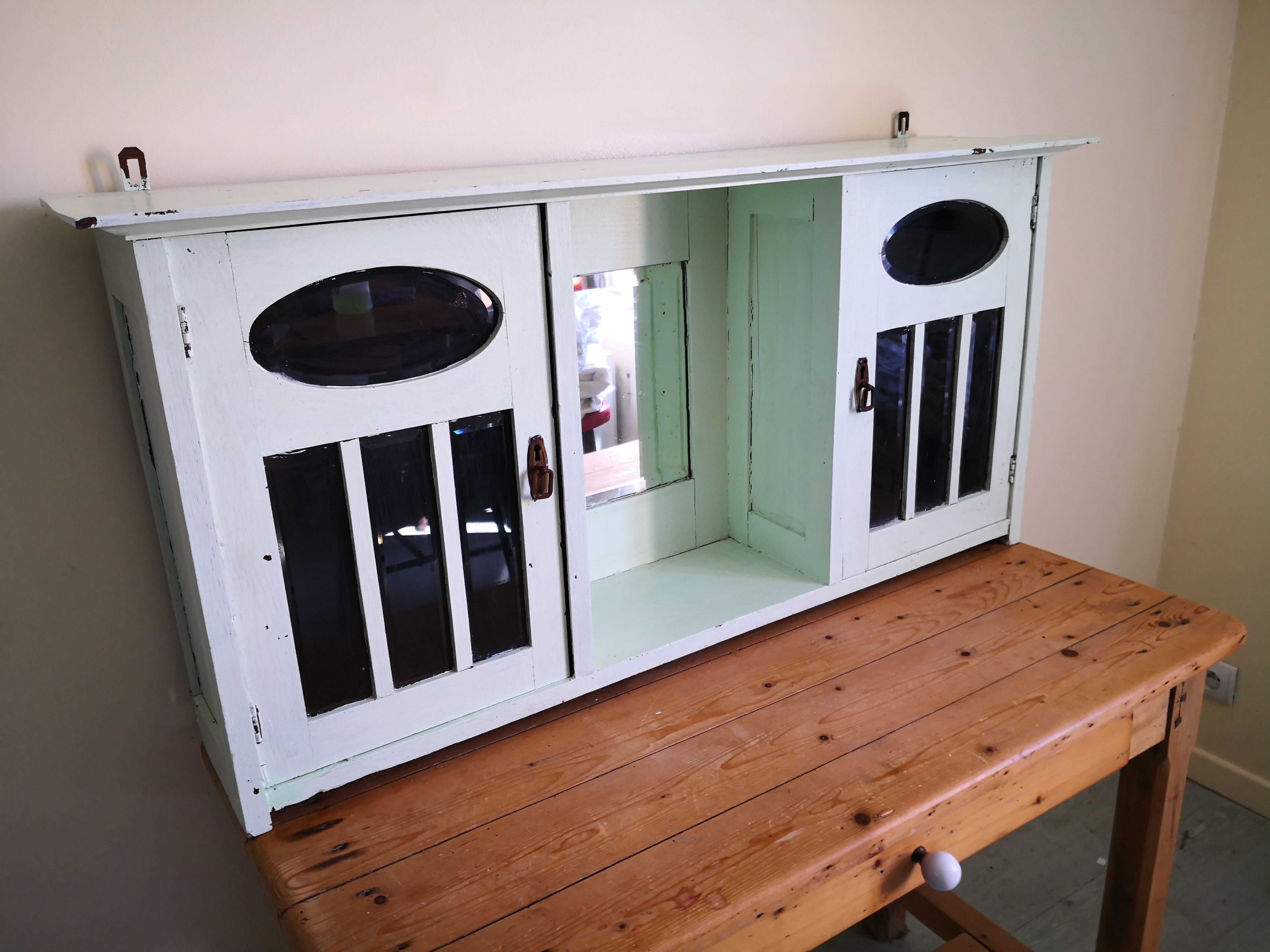 VItrine to be suspended