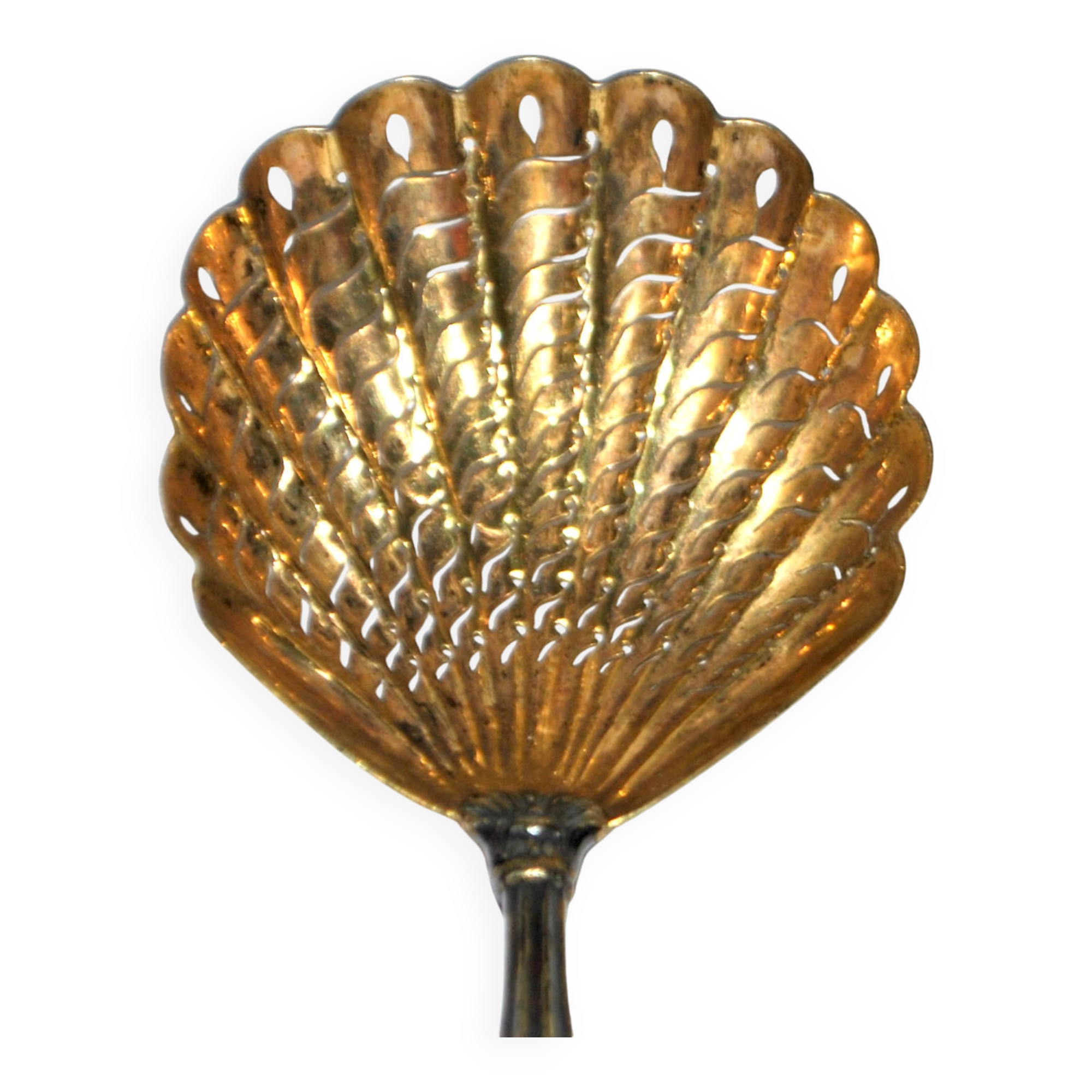 Empire sprinkling spoon in gilded silver vermeil and mother-of-pearl, 19th century.