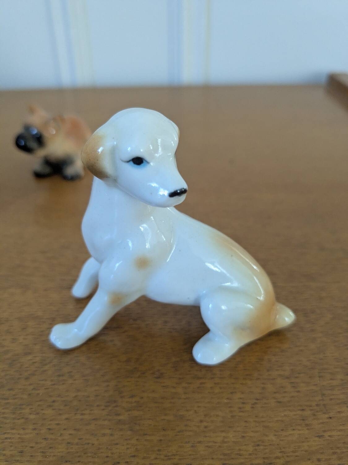 Porcelain dogs