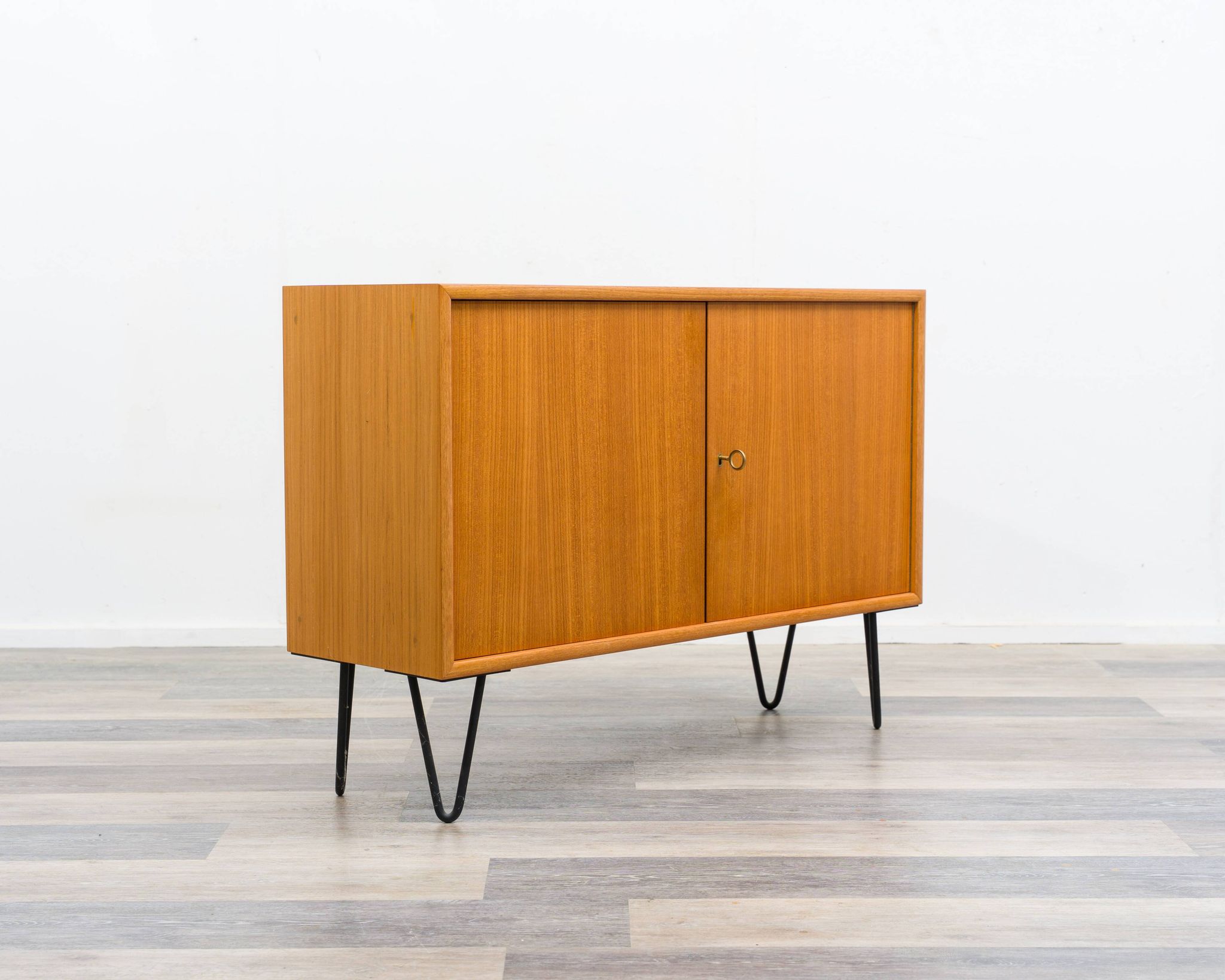 Two-door chest of drawers/sideboard with hairpin legs, 1960s. Restored