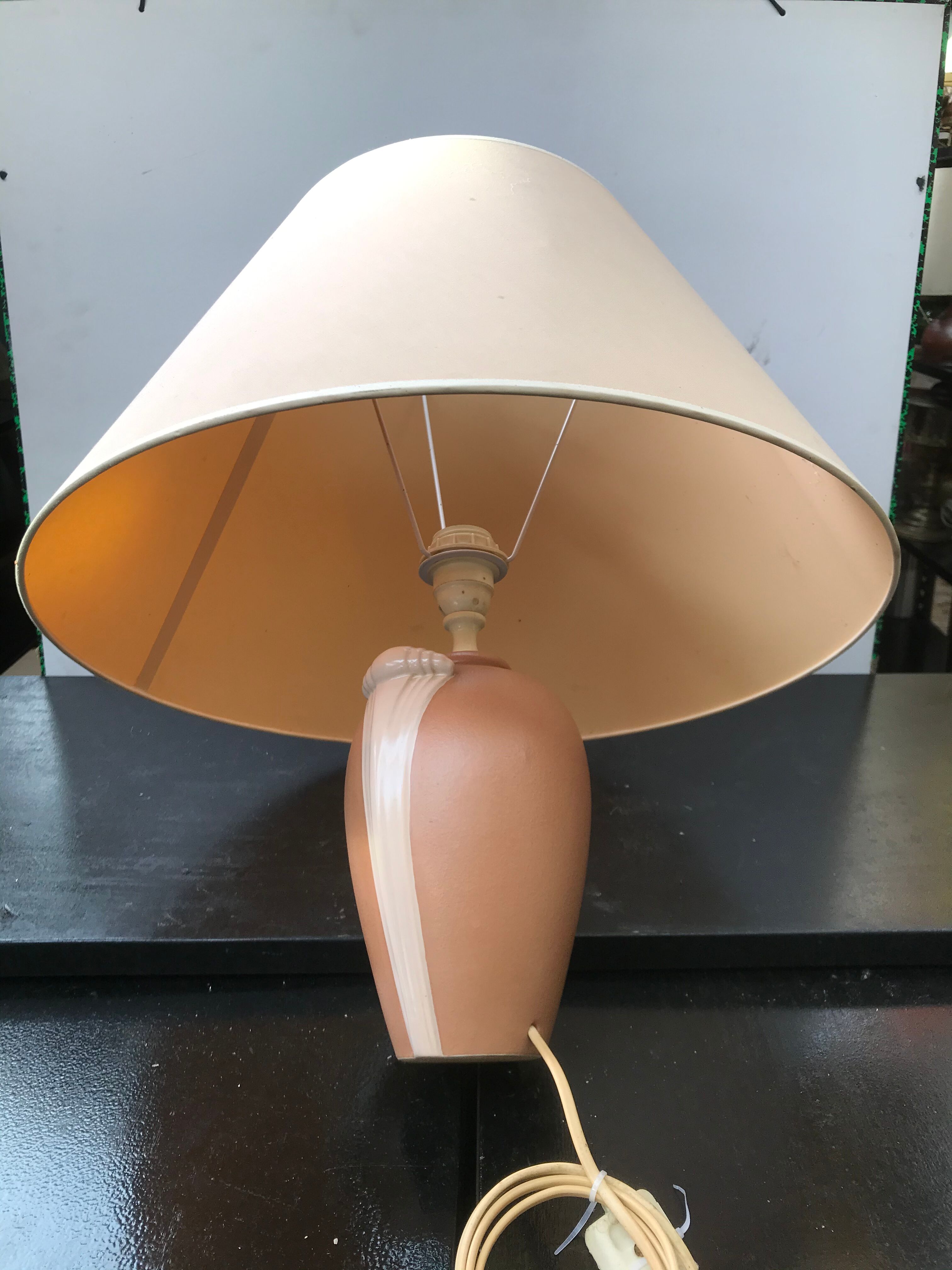 Former schuytener ceramics robert lamp - vintage cream lampshade