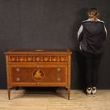 20th century Italian inlaid chest of drawers in Louis XVI style
