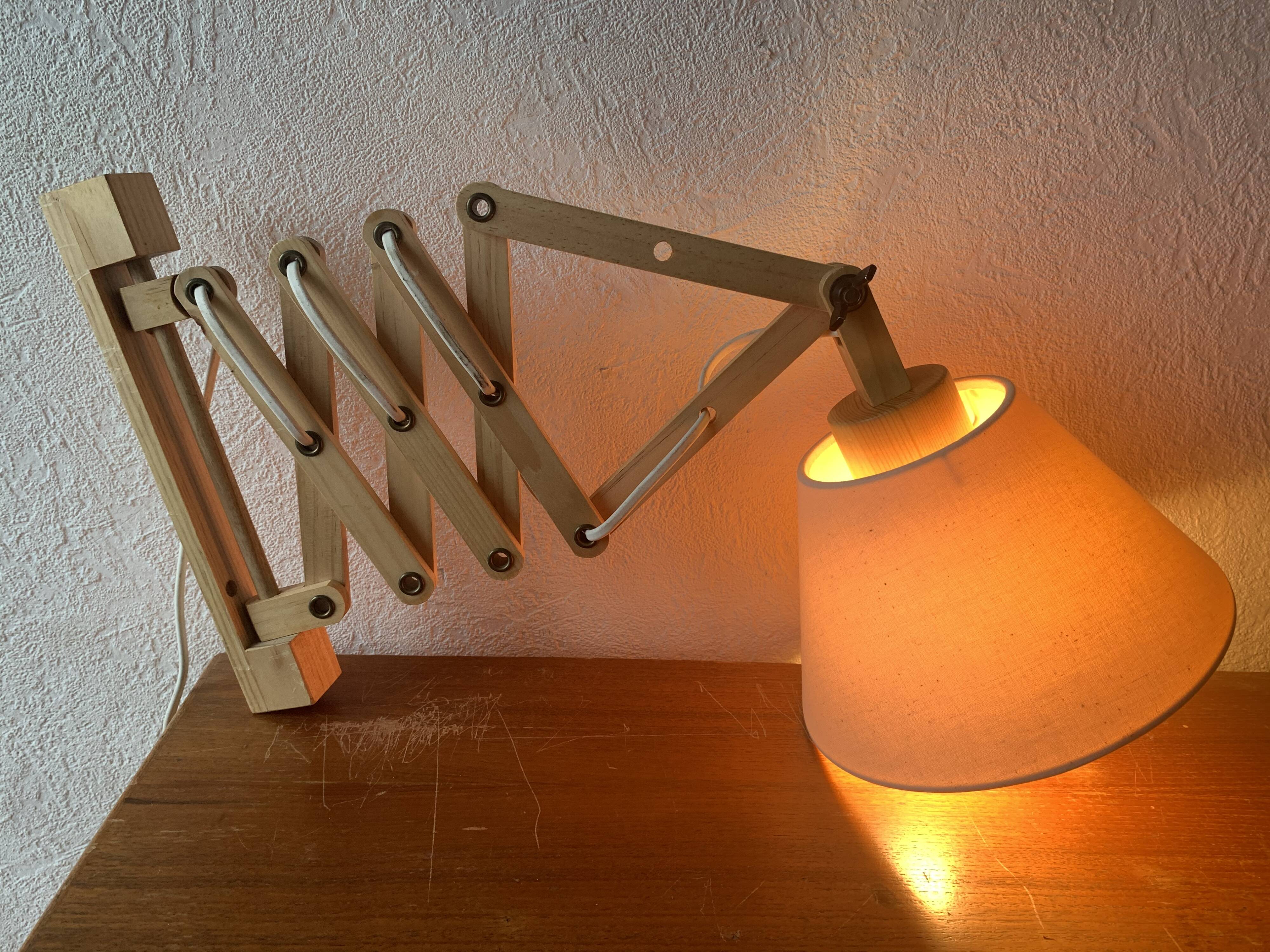 Lape articulated in vintage wood