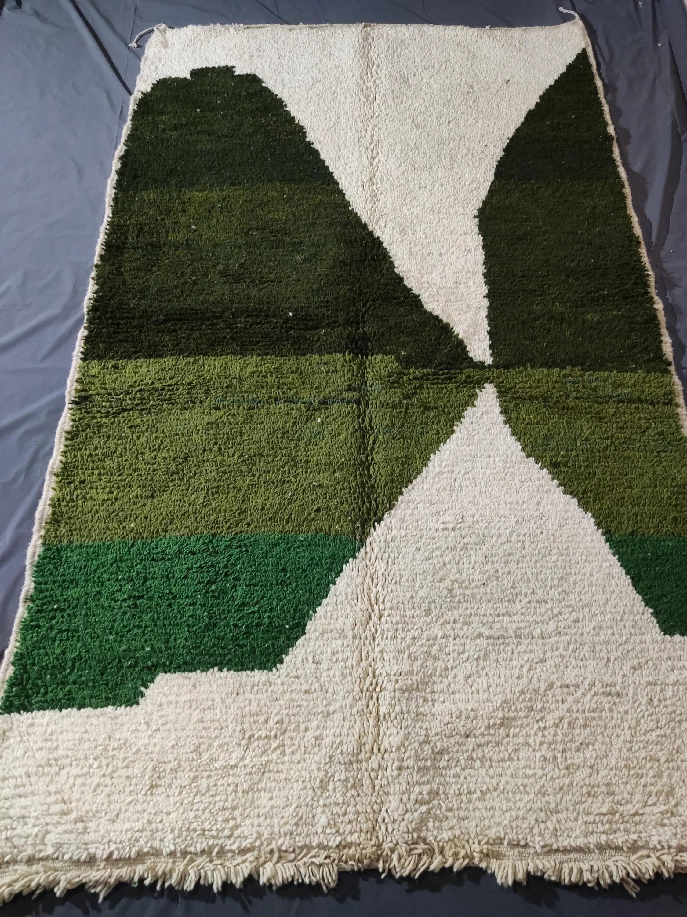 Moroccan rug in pure wool 3 x 2 m