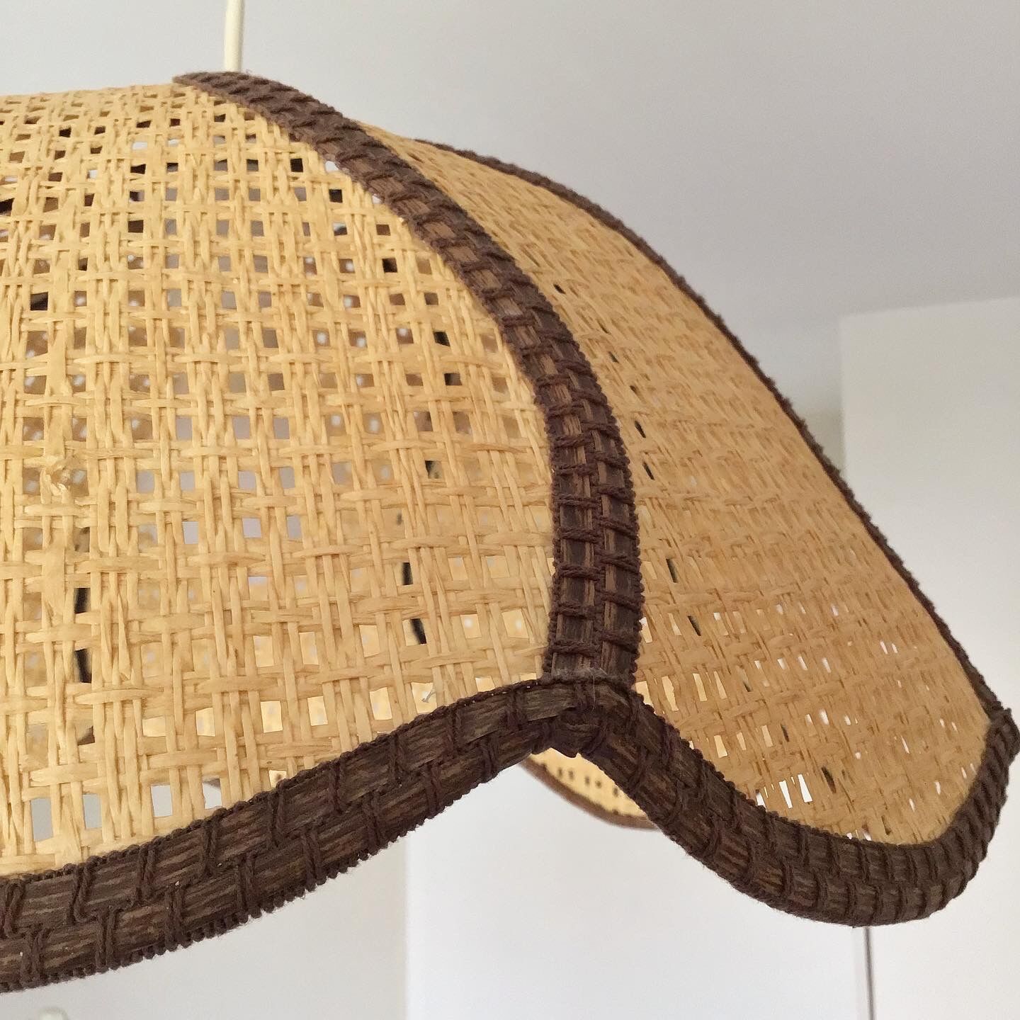 Vintage pendant lamp in natural fibers and fabric