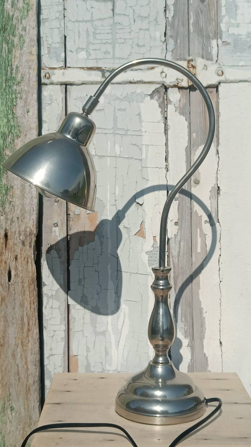 Chrome metal design table lamp – swan neck style