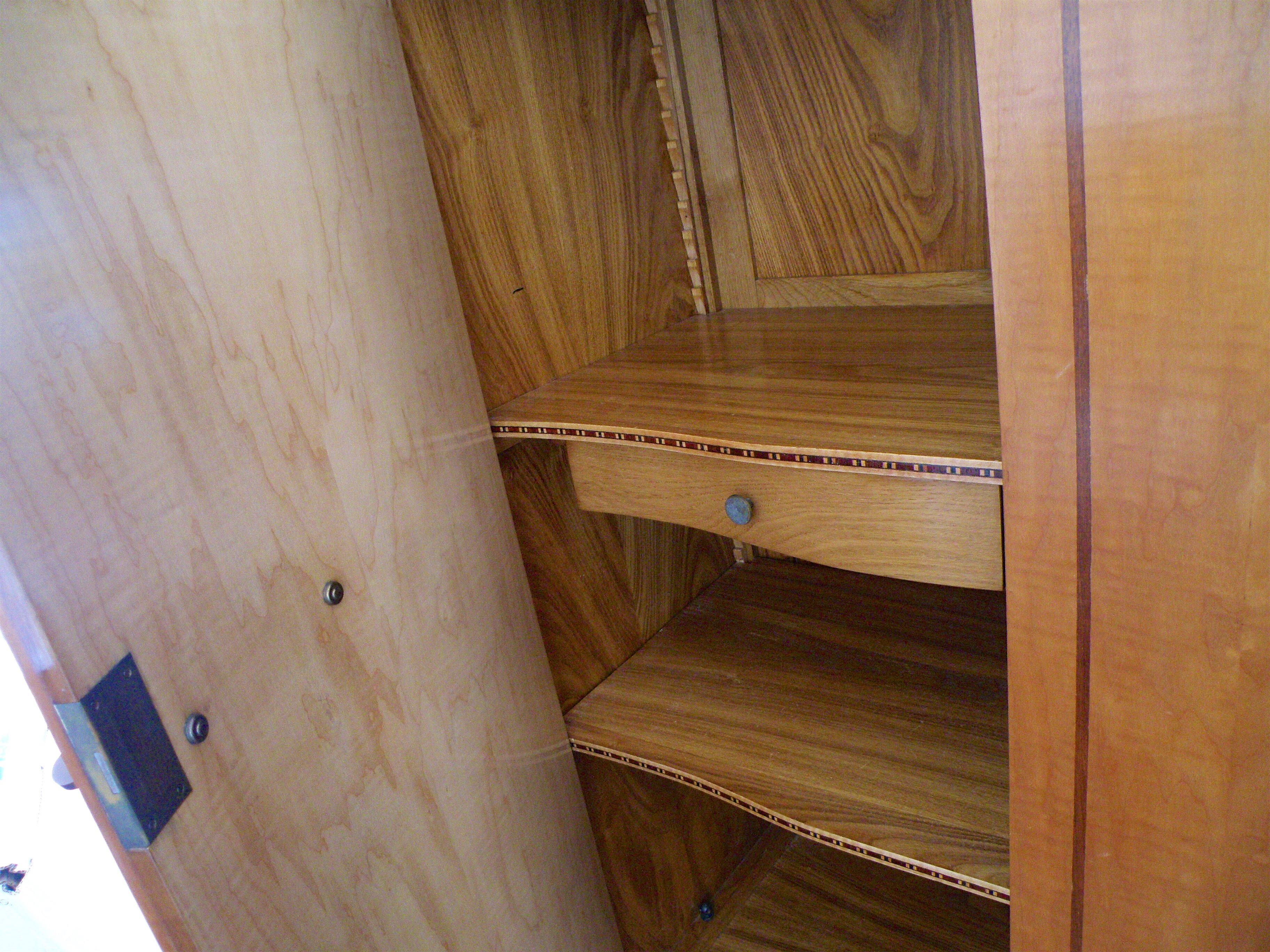 Cabinet style 1930 in walnut bramble wood